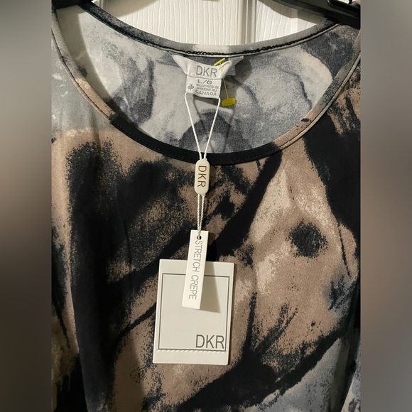 🌸NEW DKR Short Sleeve Side Tie Top Size Large - Picture 2 of 4